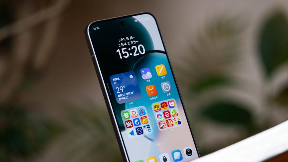 红米新机搭载天玑9500+8500mAh电池，两千元档性能旗舰值得期待