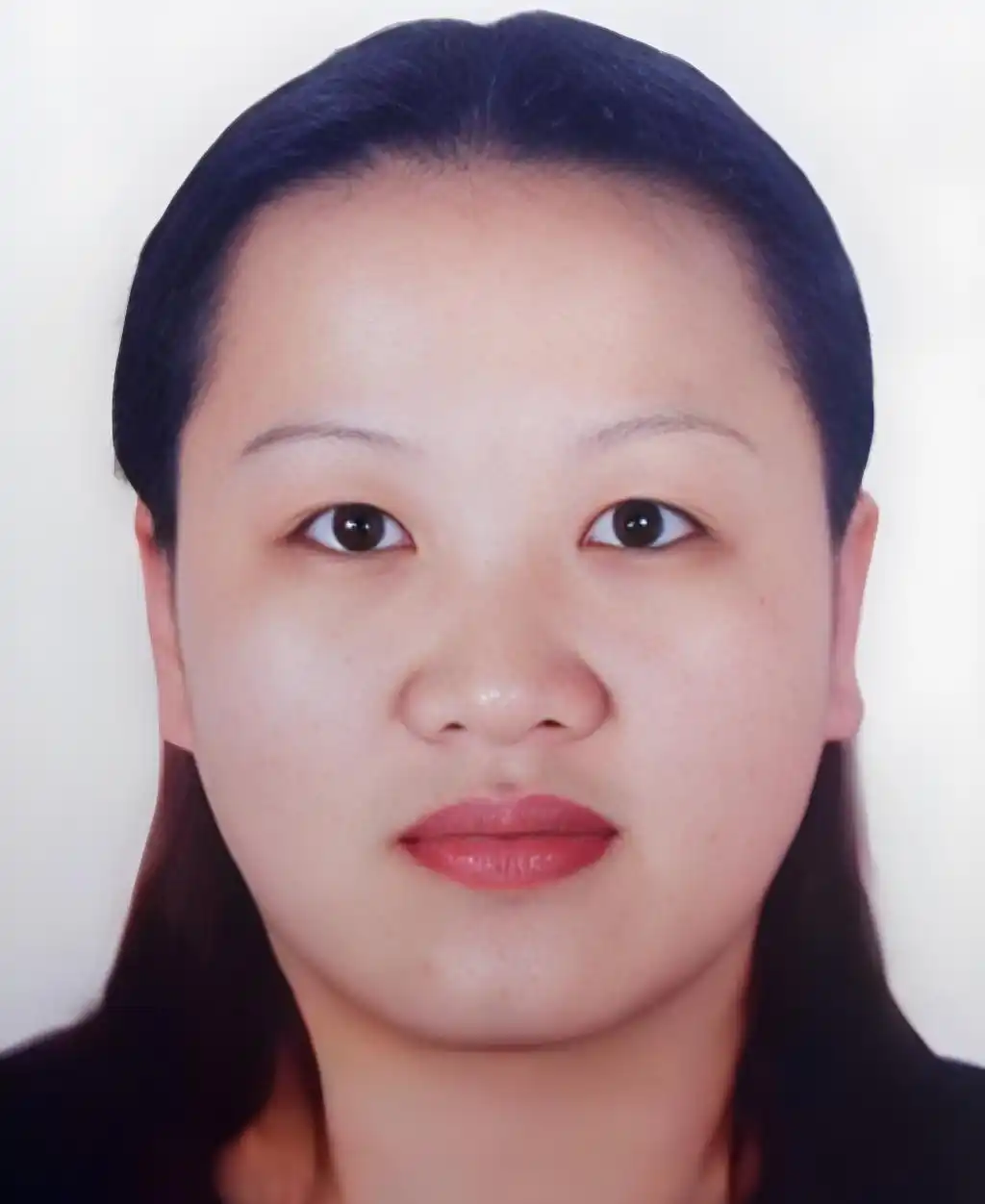 2000年，上海一女子私吞92万公款，怀着身孕逃亡泰国，嫁给了泰国残疾男子，警方苦苦追捕15年，当民