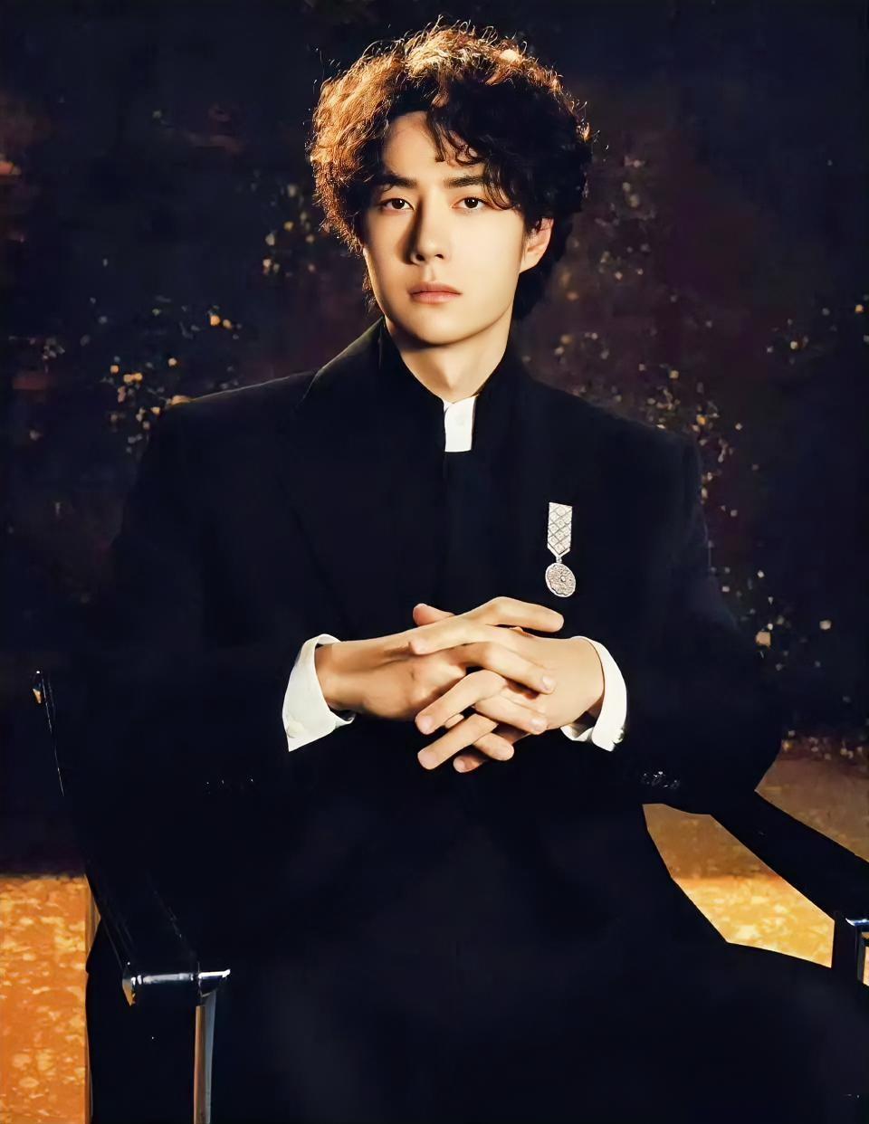 王一博的“杀伤力”还在上升，不仅凭15亿阅读量炸穿热搜，造型让别人望尘莫及，