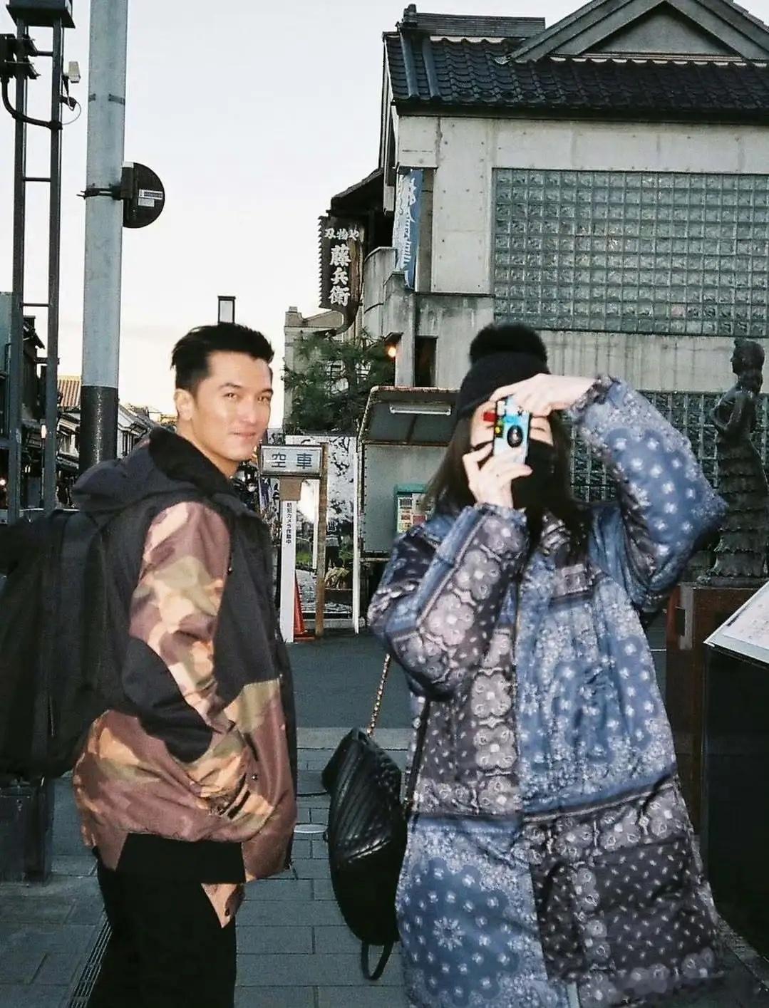 邱泽许玮甯办完婚礼后到日本度假，心情很好！但是最近关于她和杨丞琳的讨论，还是让人