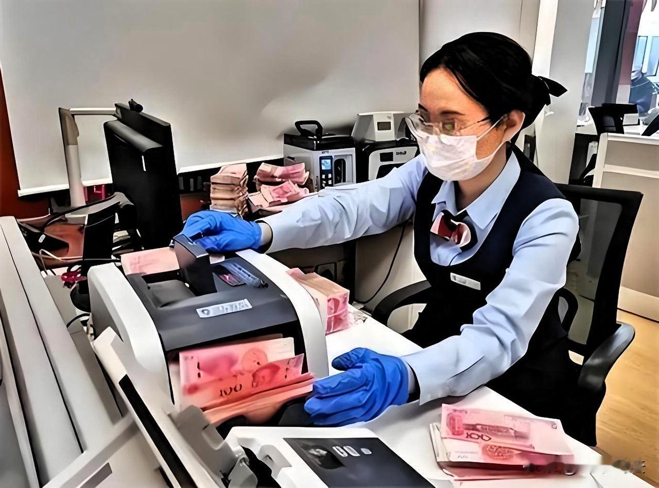 浙江海宁，男子5年内在银行存款18万，有6张存单，不料，男子突然去世，他的母亲、