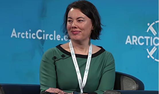 1月25日，格陵兰矿产资源部长纳塔尼尔森对媒体说:“过去我们与中国谈合作，你们反