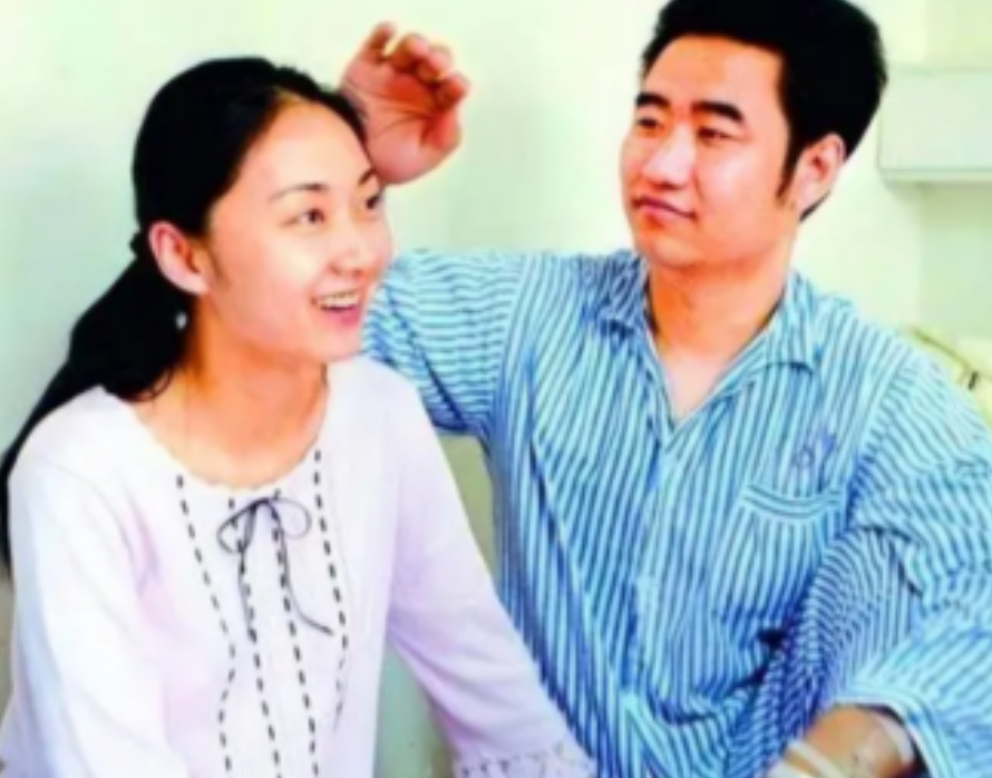 2005年，歌手丛飞身患癌症去世，停止资助183名贫困儿童，有家长打来电话质问：