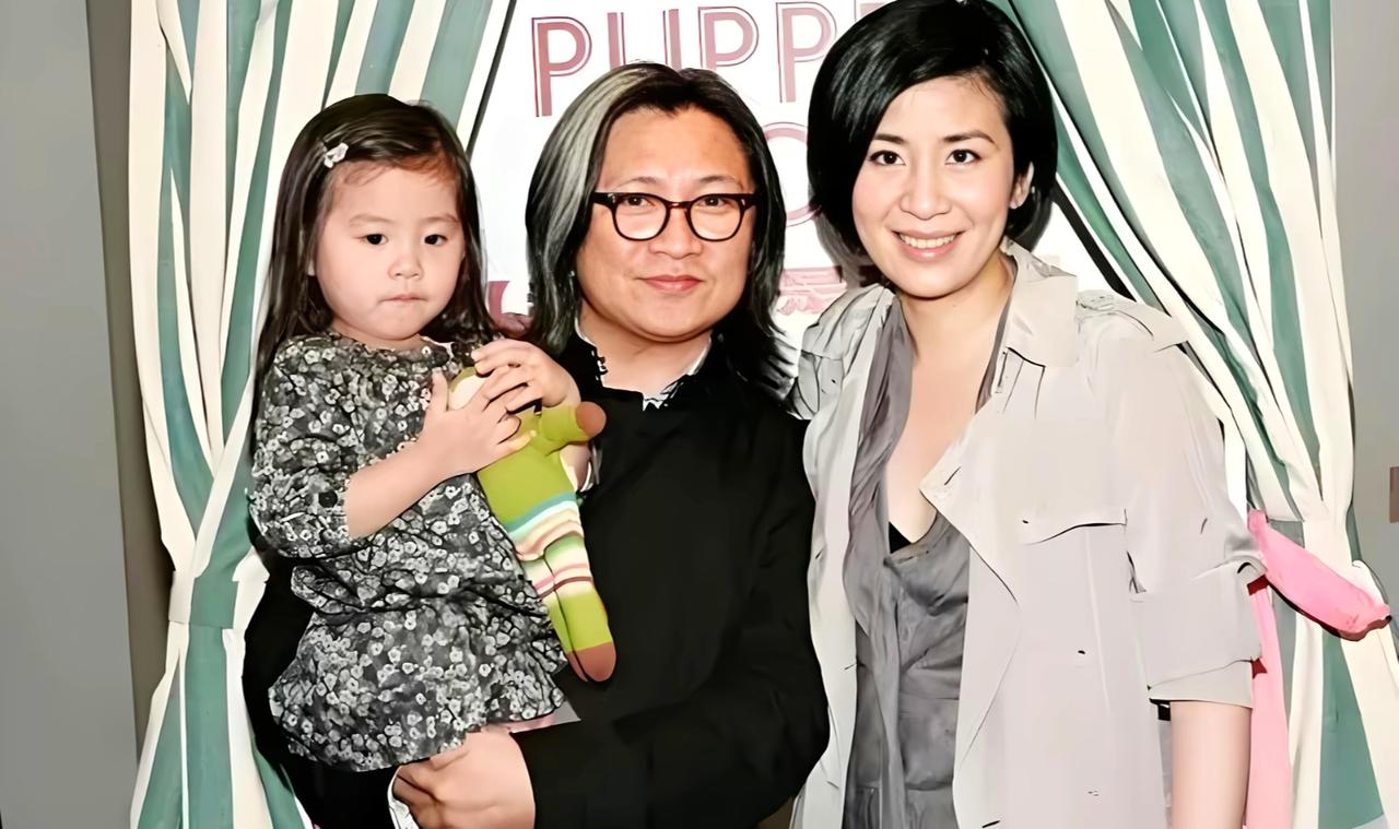 明眼人都知道，陈可辛的大奔报废了，他的女朋友吴君如是不会心疼的，因为二人在一