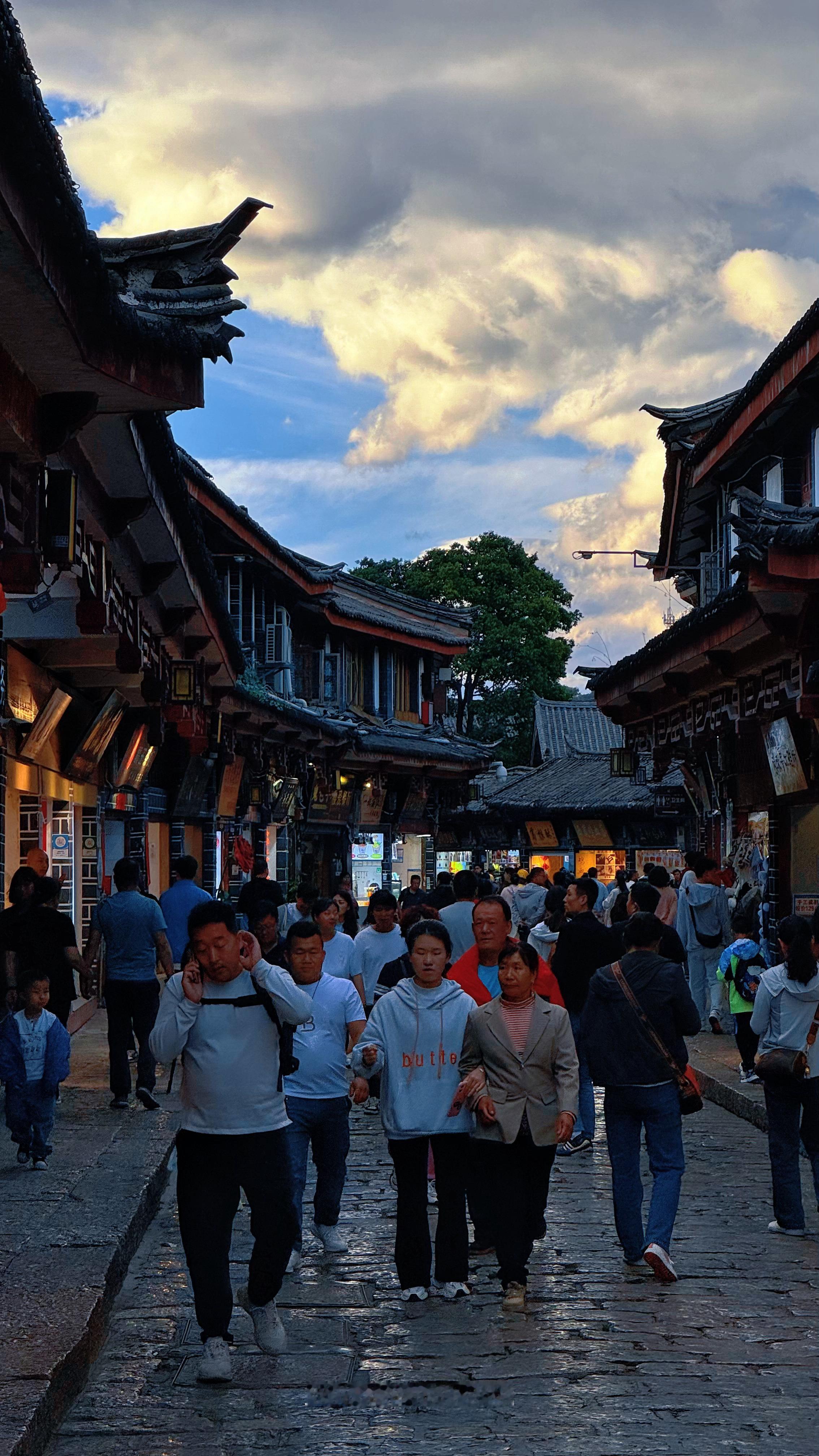 这份丽江六天五晚的规划来啦！人均2000块（不含机票和吃饭，包含接送机、5晚住宿