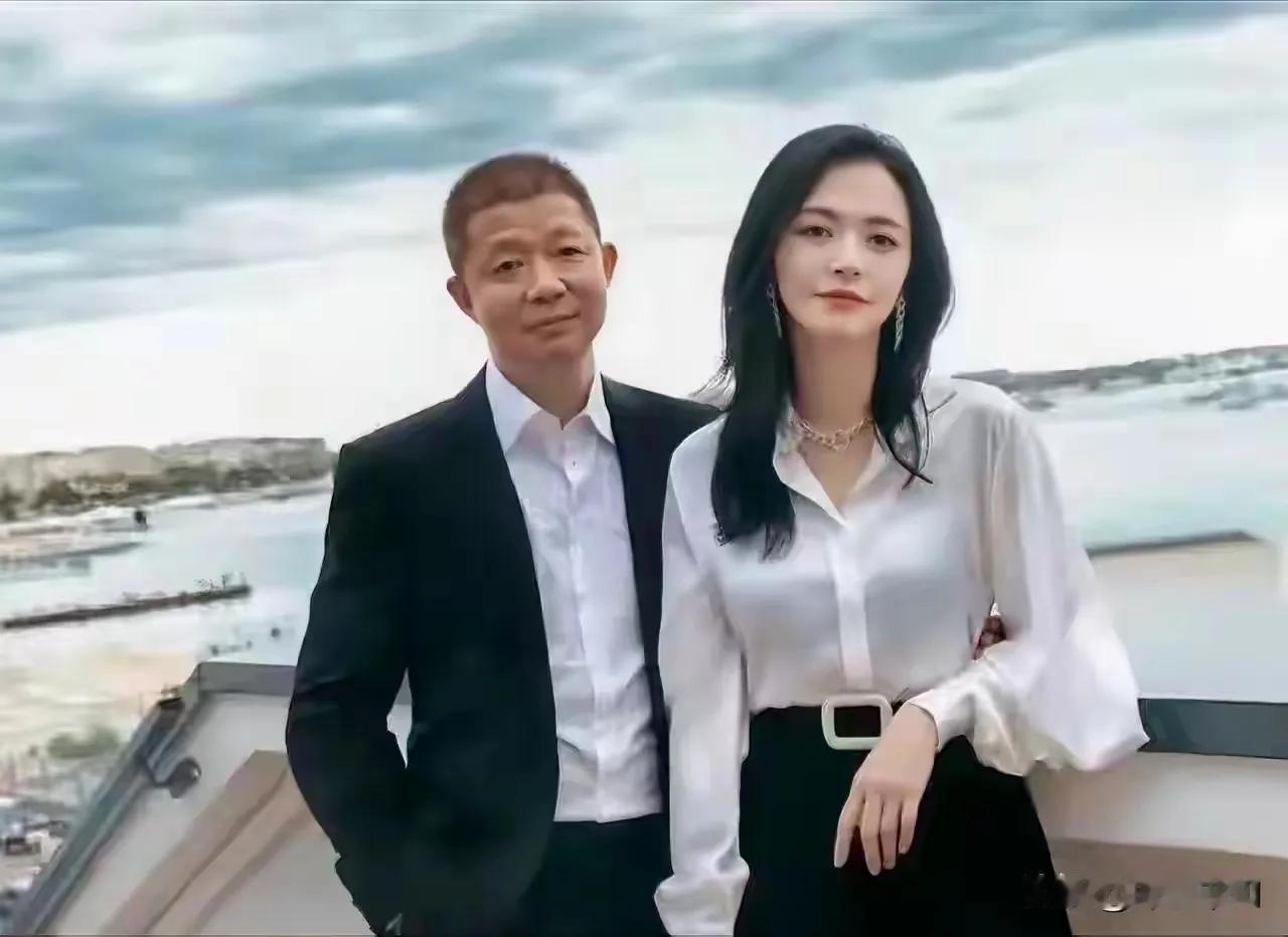 承认吧，有钱人的心思真的猜不透！看看46岁的姚晨，瞬间就懂了。姚晨和曹郁因电影