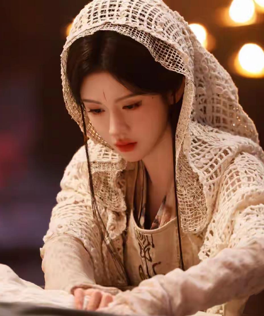 说实话，作为打工人和普通人，对于亿这个单位，根本没有什么概念，但是!你说月薪