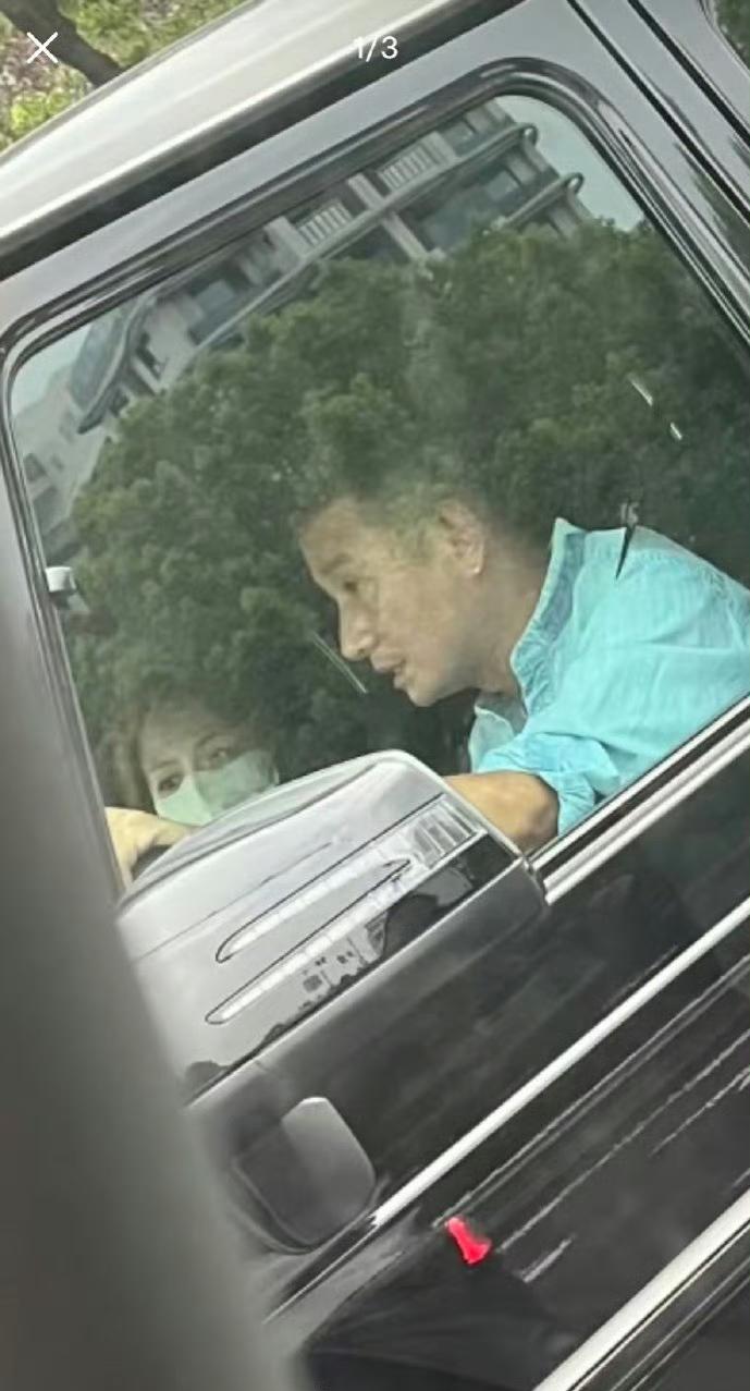 文章开着百万豪车大G，疑似和姚笛复合。有网友在上海偶遇文章，只见他精神焕发，