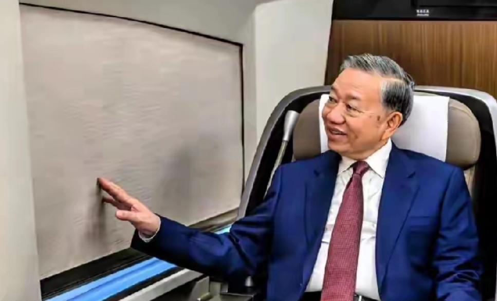 都在说苏林坐高铁是“体验”，告诉你，这是外交史上最狠的一次拒绝。他用10个小