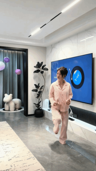 学的不是像，感觉她就是真的抽了！