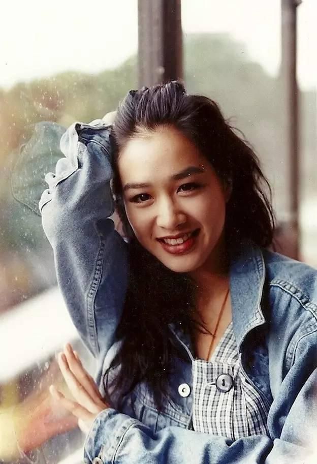 三段婚姻 五个男人丨揭秘一代性感女神钟丽缇的寻爱记