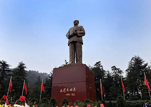 离世近半世纪仍被全球研读：他为何是跨越时代的精神坐标全球范围内持续掀起对毛