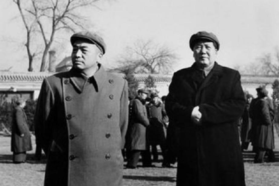 到底谁指挥了抗美援朝？不仅彭德怀与邓华，更有毛主席！比如最重要的前五次战役，