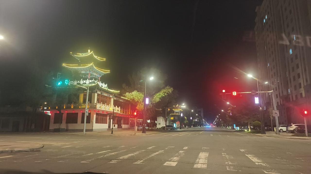 旅行的意义很多人出发，以为是奔赴远方的风景，后来才明白，旅行从来不是单纯打