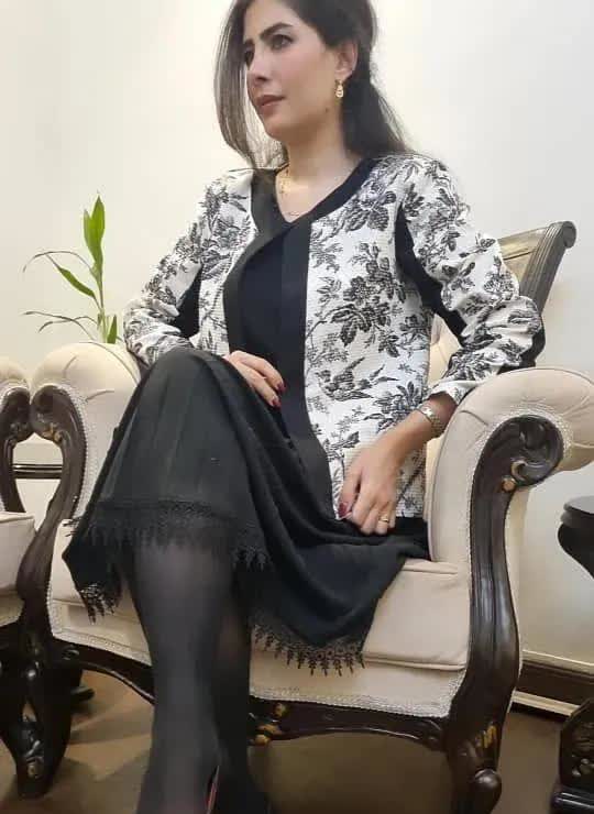 波斯女人天生丽质，比西方女人多了份神秘