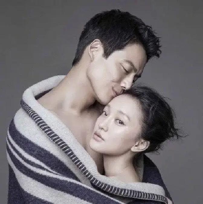 周迅和高圣远悄悄把离婚手续办完，消息一出，网友一点不意外。2014年红毯官宣结