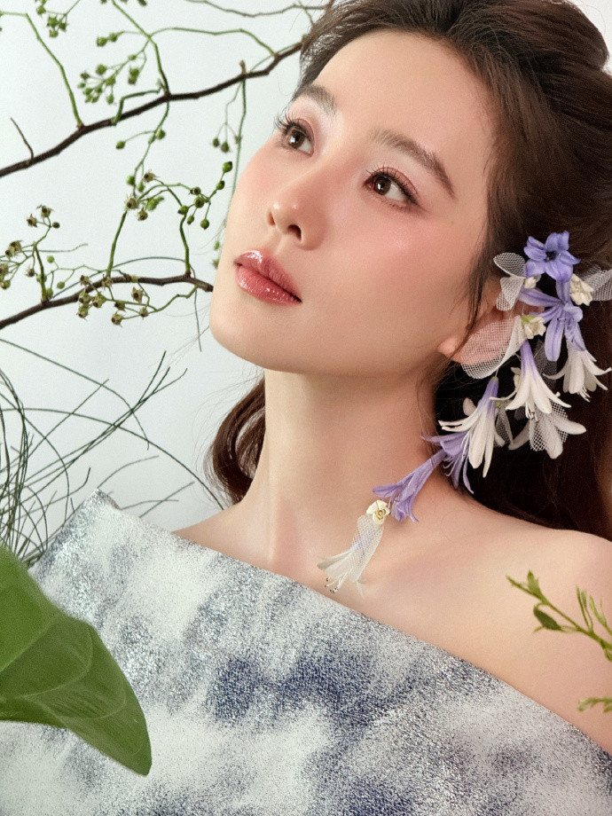 1.影视剧《刑事审判庭》女主接触刘诗诗，是👖那边拍摄的，如果不出意外的话，下半