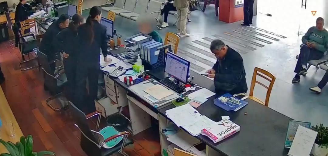 70岁老人为找工作办假证