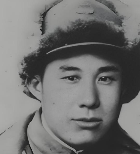 1949年，三野后勤部参谋长一家在浙江遭土匪伏击，夫妻双双遇害，3岁幼子下落不明