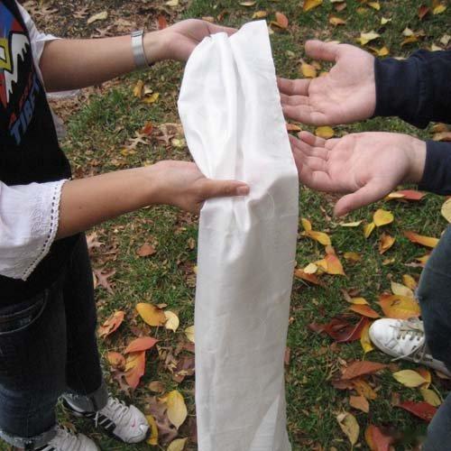 有人用卷纸的时候是用多长撕多长的吗，我知道我有一个朋友用这个卫生纸卷纸就跟献哈达