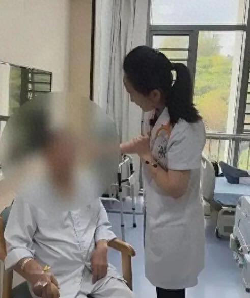 5月6日报道，广东，老人长期吃冰箱存放的剩食“存货”，起夜时突然全身无力摔倒、上