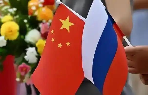 俄罗斯再这样被耗下去，会不会亡国？这么说吧，有中国在，就绝不会让俄罗斯战败的。很