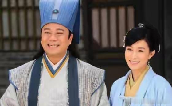 欧阳震华，真有心了！5月28日，欧阳震华凌晨发文为佘诗曼庆生，2个细节让网友感慨