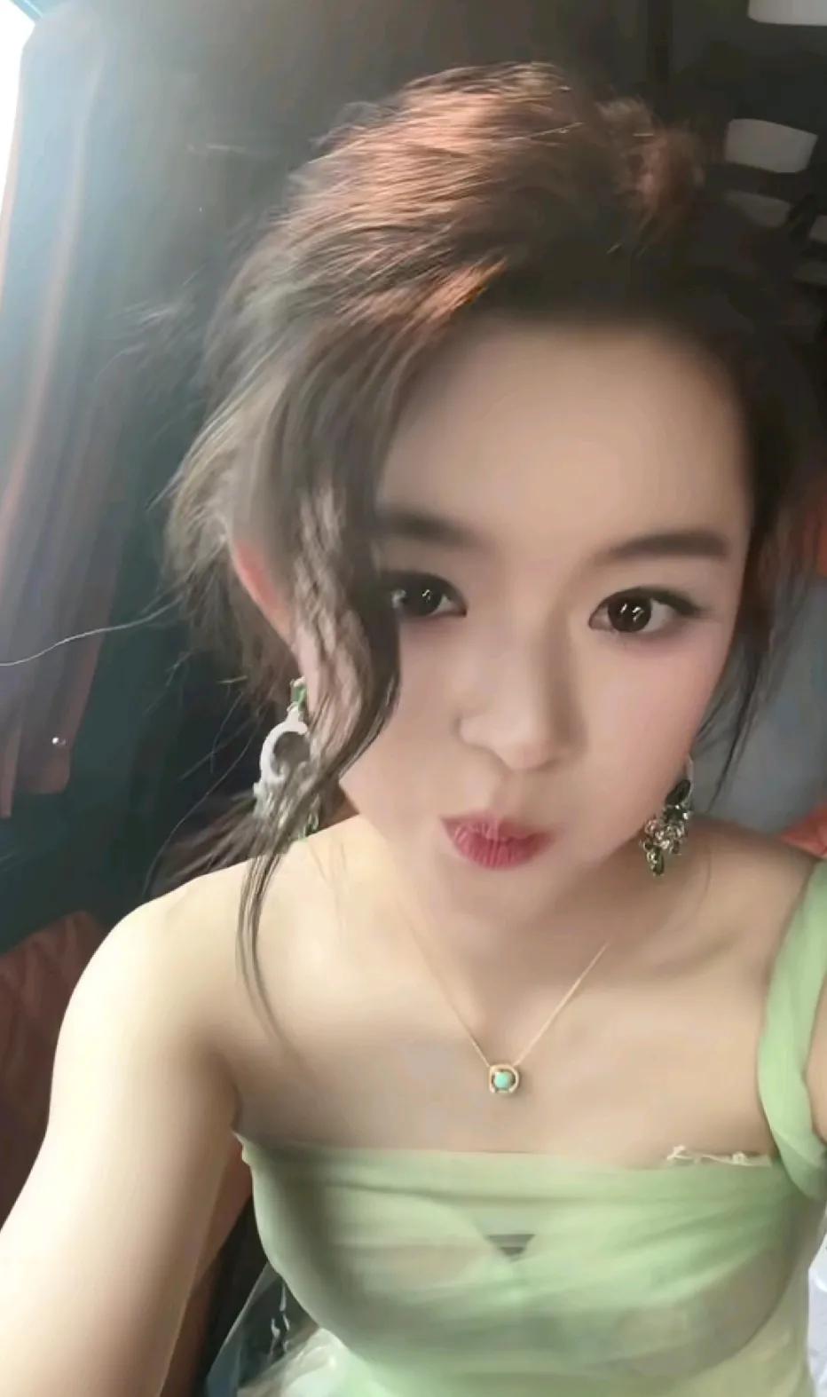 黄杨钿甜的事让我想起一个问题，很多人问为什么中国14亿人市场没有美国3亿人的市场