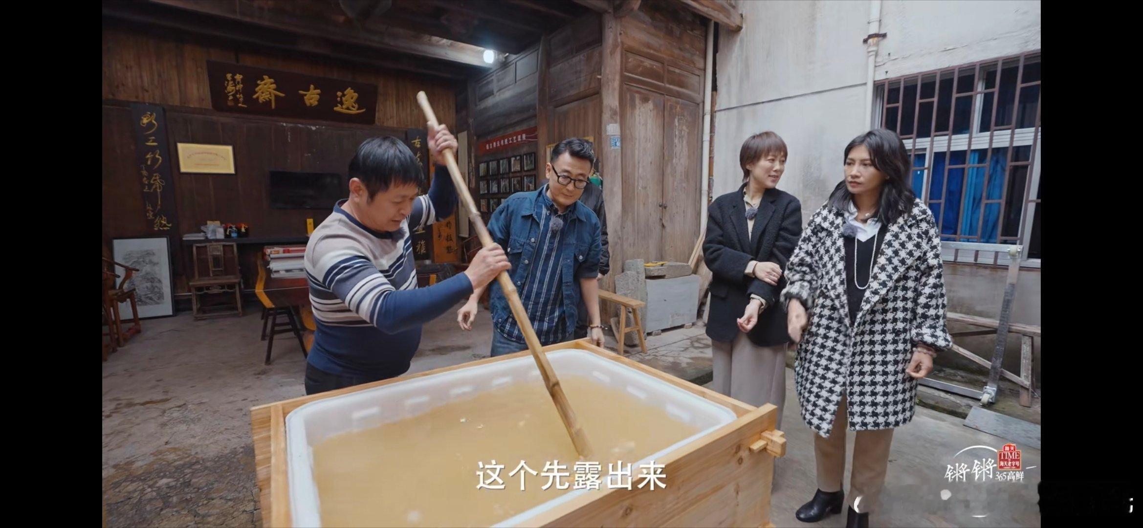 北京飞敦煌三个多小时，路上看了好几个长视频，最能让我看下去的是和。讲的都是些比较