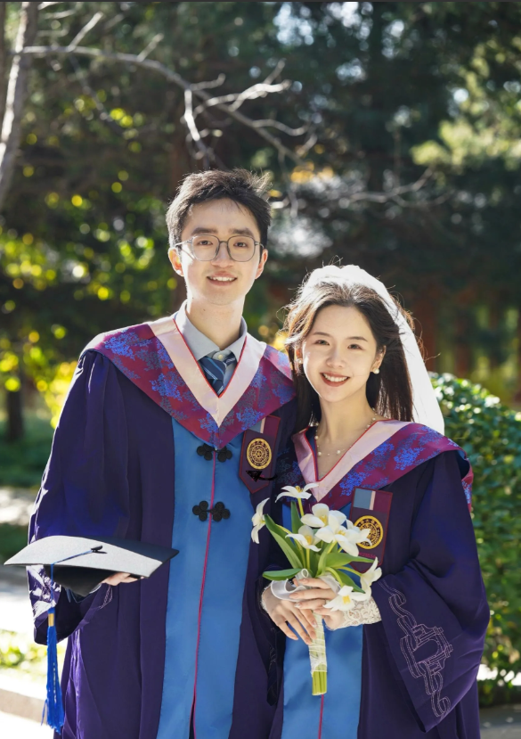 如何看待在大学里面怀了孕的女生？大学校园里，一对学弟学妹热恋，大三女生意外