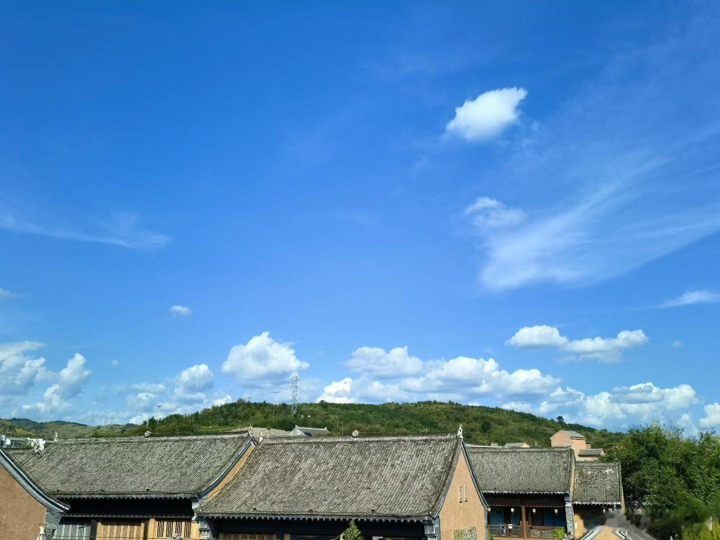 西安旧事又到棣花看古镇，​商山洛水寻本真。​原隐秦岭无人识，​文化赋能启新辰。