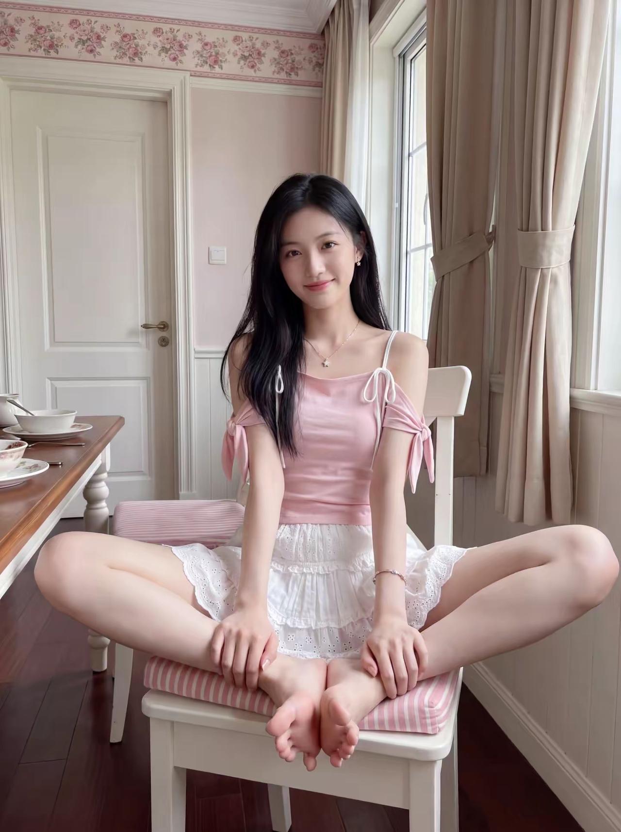 怎样穿搭知性又显身材?可爱少女