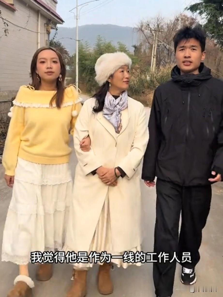 在谢浩男的妈妈许健华的最新视频里发现了惊人的一幕！许健华这次云南之行，用大妹