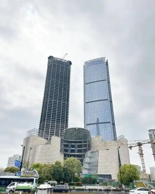 1，徐州德基何时开业？君问日期未有期，今年年底？不确定呢！2，作为全国第一的德基为什么会青睐徐州这座