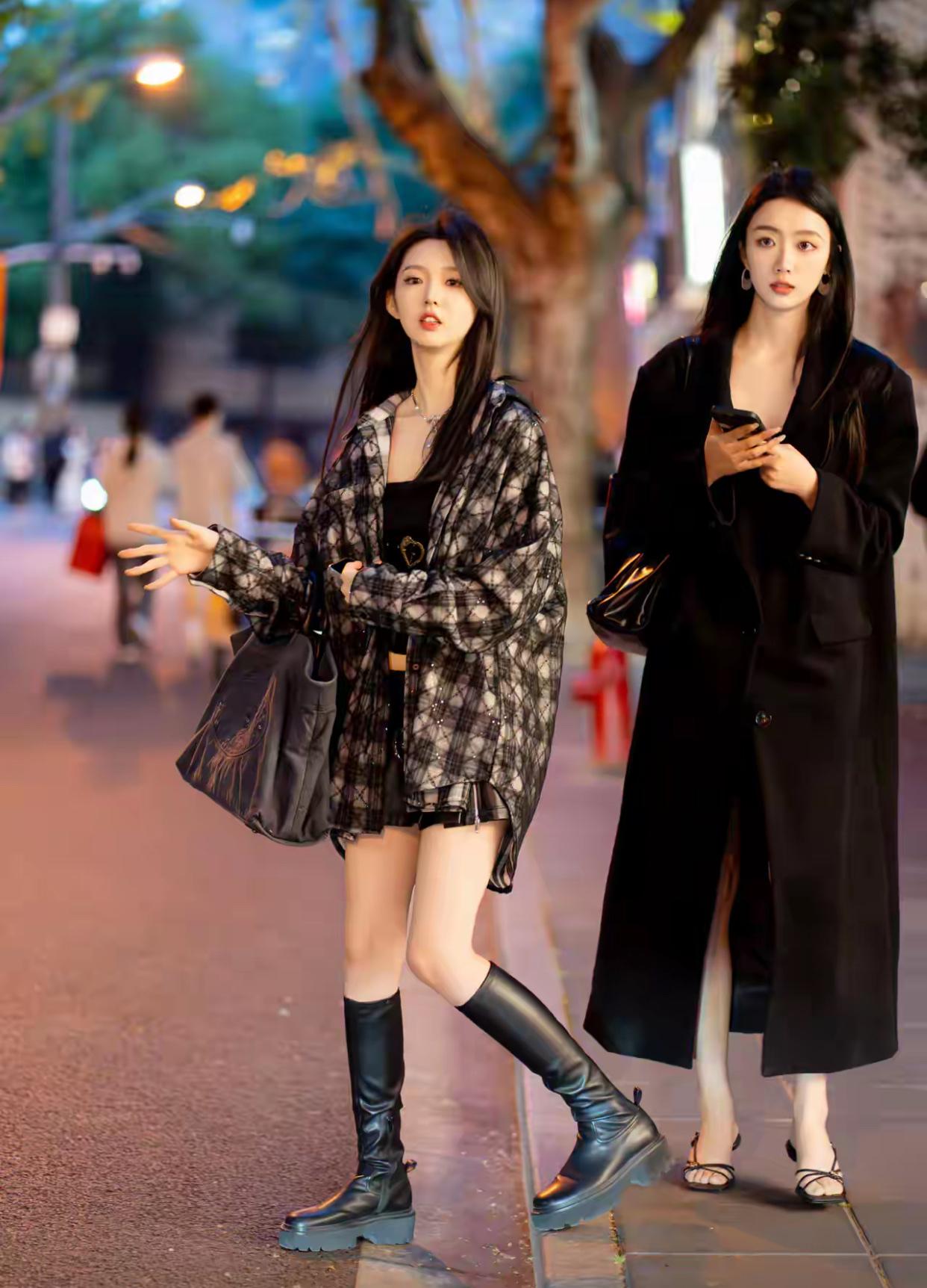 这不是“太奶”李柯以吗，没想到在现实生活中她也这么好看还是有点惊艳到了，估计