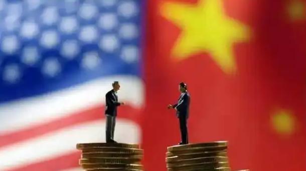 金融风暴前夕：特朗普与美联储的角力，中国如何稳坐钓鱼台？