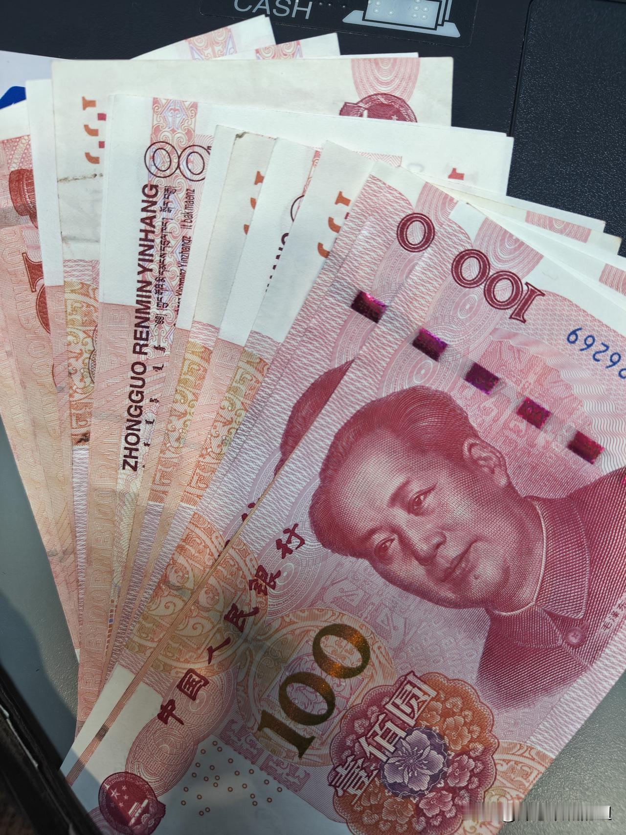 今年过年不回老家，也得花上万。老公和我决定今年不回湖北老家过年了，但是马上要过