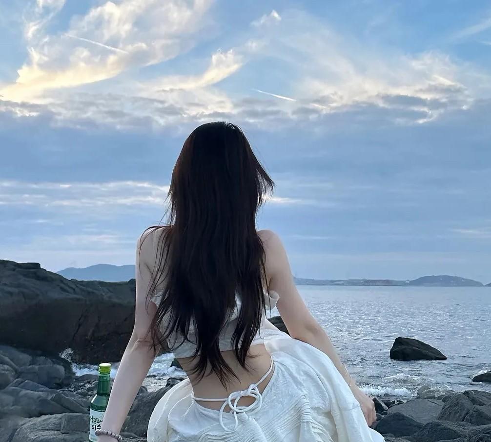 以后你再也收不到我的消息了原谅我打扰了你这么久，从今以后再也不会了是时候该面