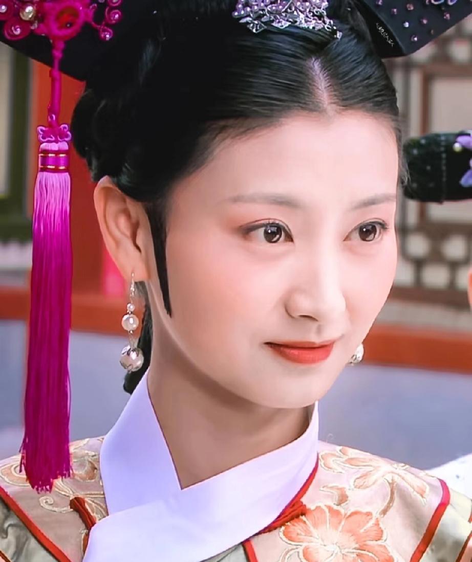 《甄嬛传》里最不费力就能复宠的竟然是她？只靠一个“捡镯子”动作，把皇帝吃得死死