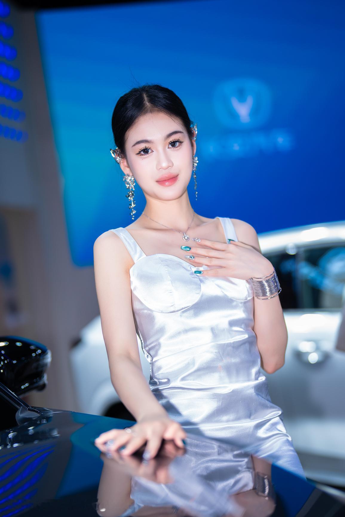 2025五一广州车展想把图片带回家？请看置顶！出镜：曼丽摄影后期:聆听猎人抄送