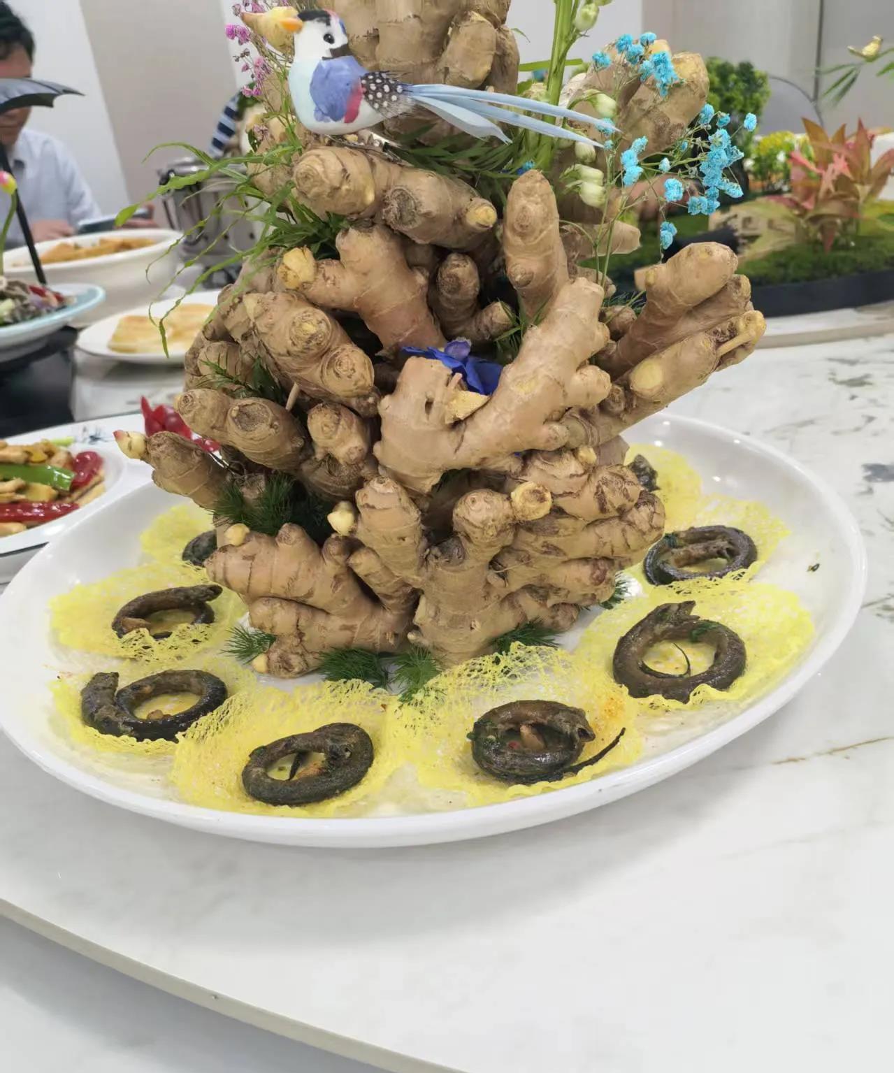 这道菜厨师应该费了不少劲。能吃的又有多少？