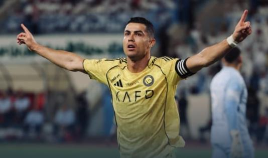 15连胜霸榜！领先8分！那个被嘲讽“只能去中东养老”的男人，终于要迎来自