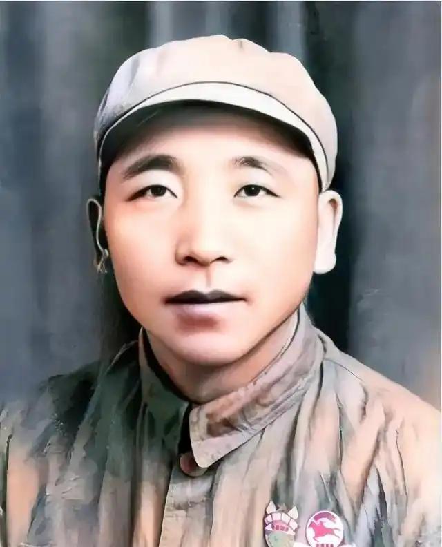 1931年，徐向前骑马经过一堆尸体，这时，他发现一具尸体动了一下，就让人把他救起