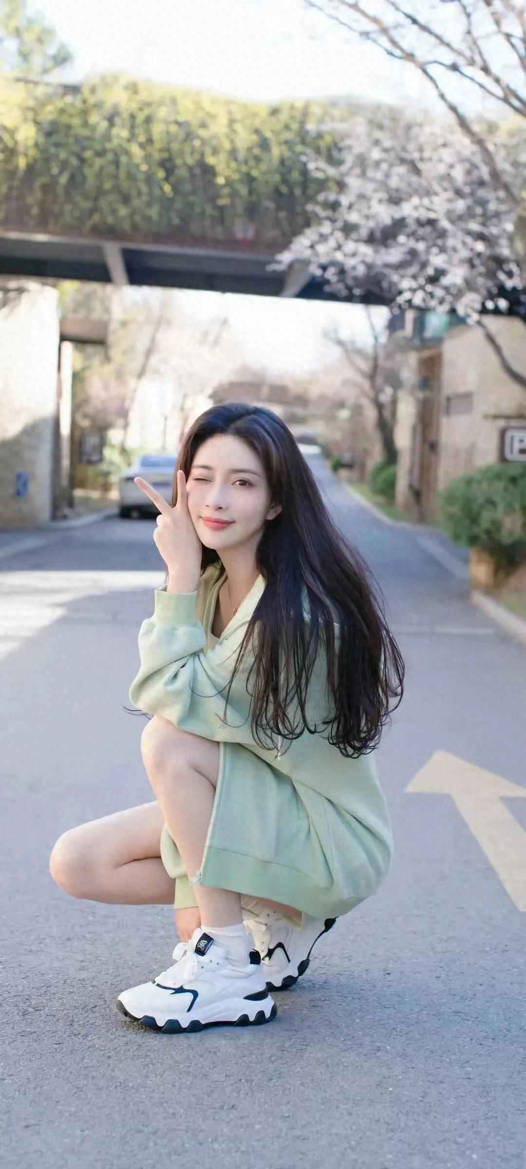 孟子义：看看他孟姐的绝世美颜吧