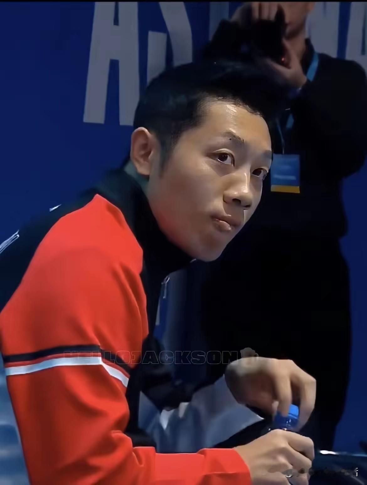 看看许昕参加的总统杯现场观众竟然比WTT蒙彼利埃冠军赛的现场观众都多。最有意