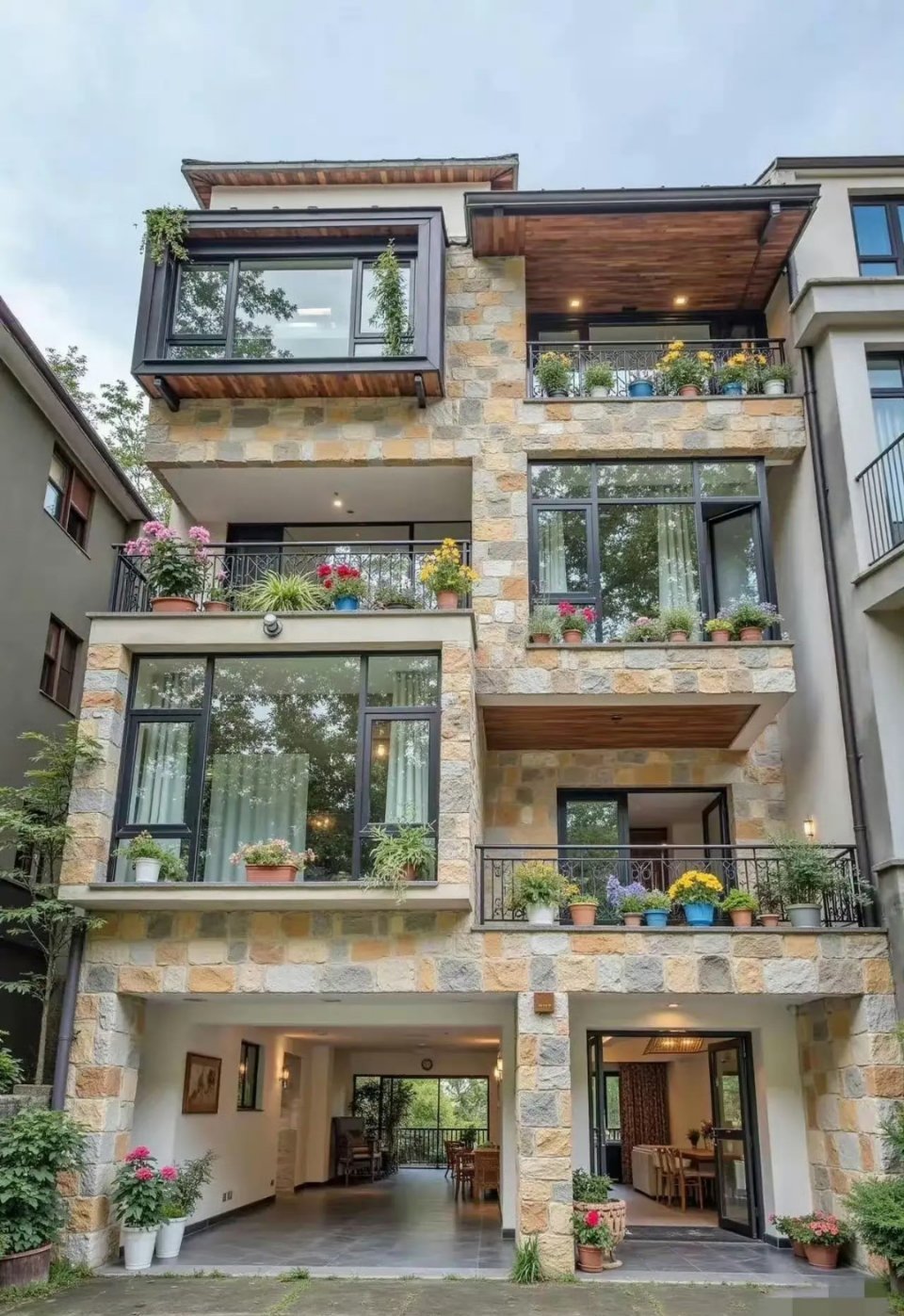 如果这两栋房子送给你住，你会选择住哪栋？