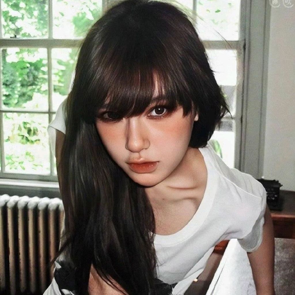 Angelababy杨颖粉丝的头像，吓我一跳。[笑着哭]​​​