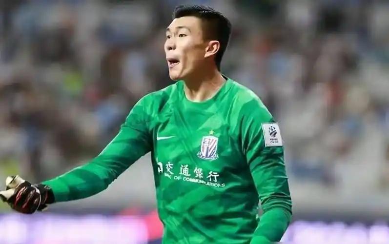 马镇机会来了！薛庆浩上一轮一个严重失误！会不会让斯卢茨基在门将位置上的选择有所动