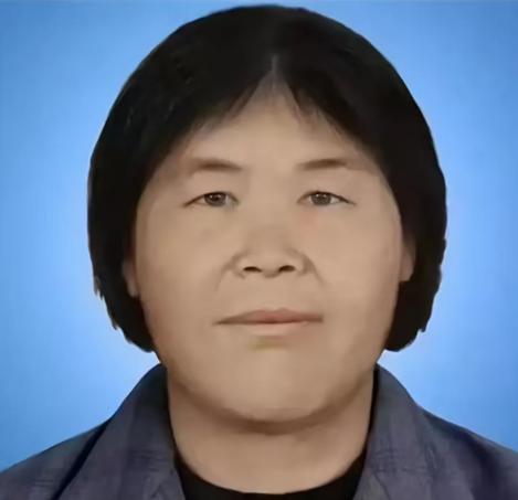 大快人心！梅姨落网，宝妈们终于少个心腹大患。潜逃多年的梅姨（谢某某）终于落网