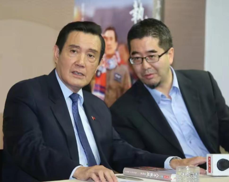 郑丽文刚返回台湾，马英九再出手，拉拢深绿人士赖幸媛与金溥聪一起追查萧旭岑案。外界